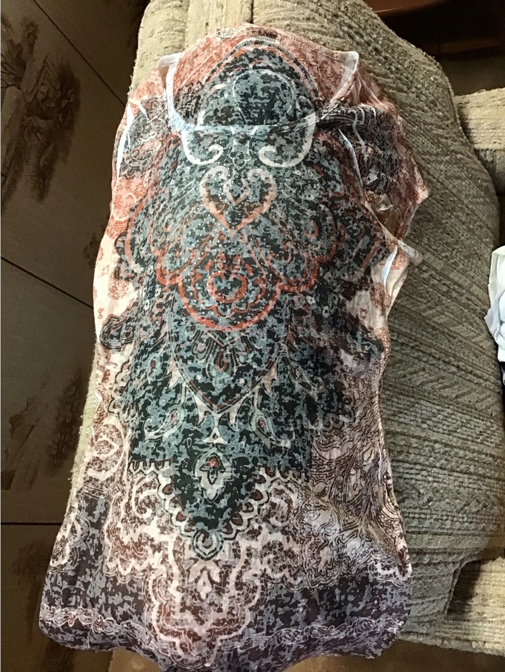 Casual thin top in rust and black and grey color